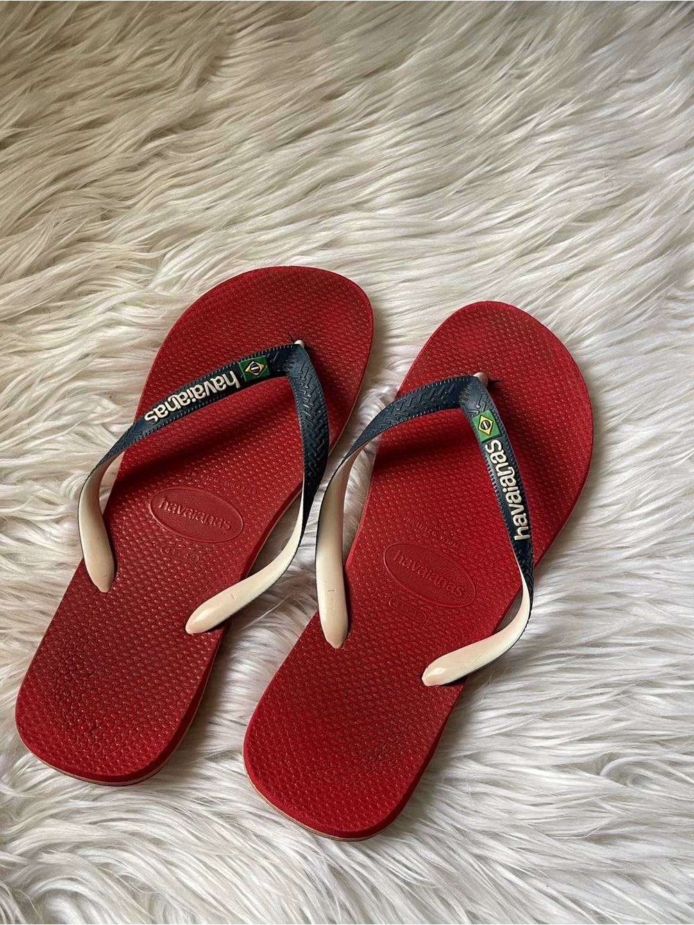Havaianas Brazil Flag Flip Flops Red Navy Cream Sandals Men’s 9 Women’s 11